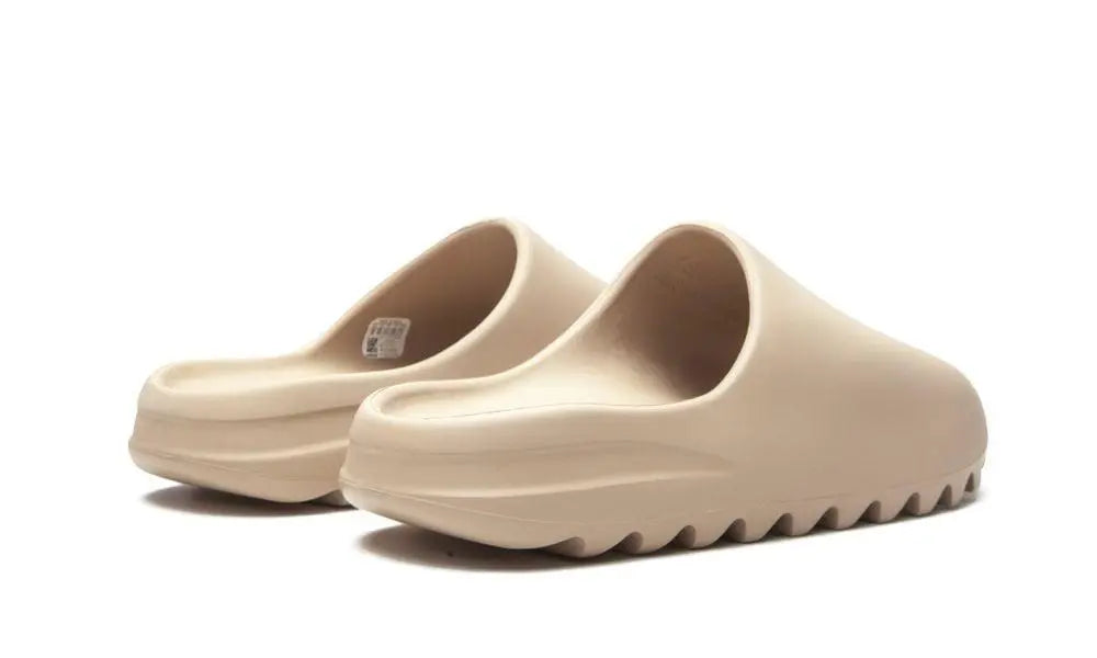 ADIDAS YEEZY
YEEZY SLIDE
"Pure 2021"
