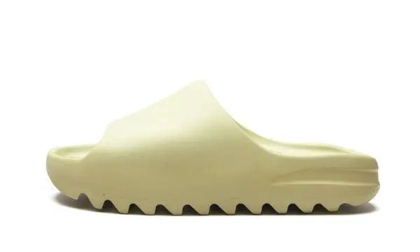 ADIDAS YEEZY
YEEZY SLIDE
"Resin"