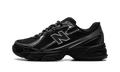 NEW BALANCE
740
"BLACK SILVER"