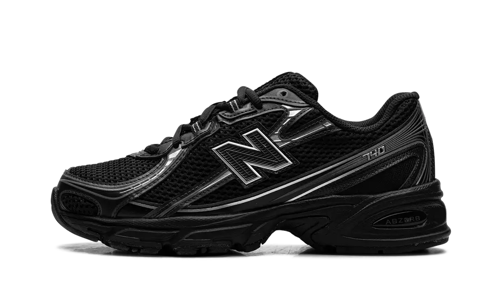 NEW BALANCE
740
"BLACK SILVER"