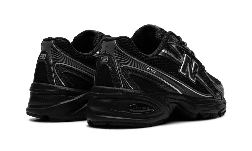 NEW BALANCE
740
"BLACK SILVER"