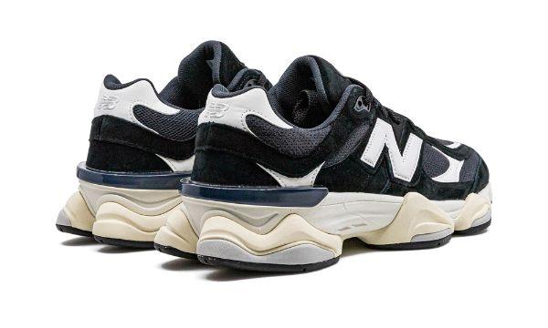 NEW BALANCE
9060
"Black / White"