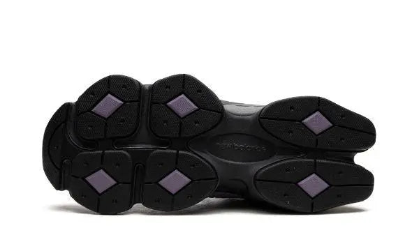 NEW BALANCE
9060
"Violet Noir
