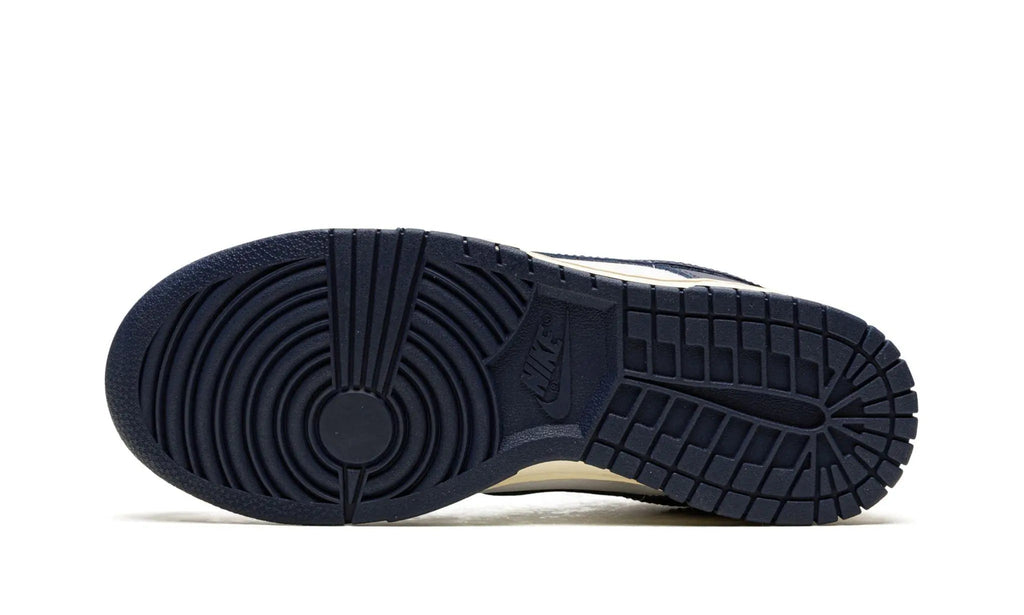 NIKE DUNK LOW 
"Vintage Navy"