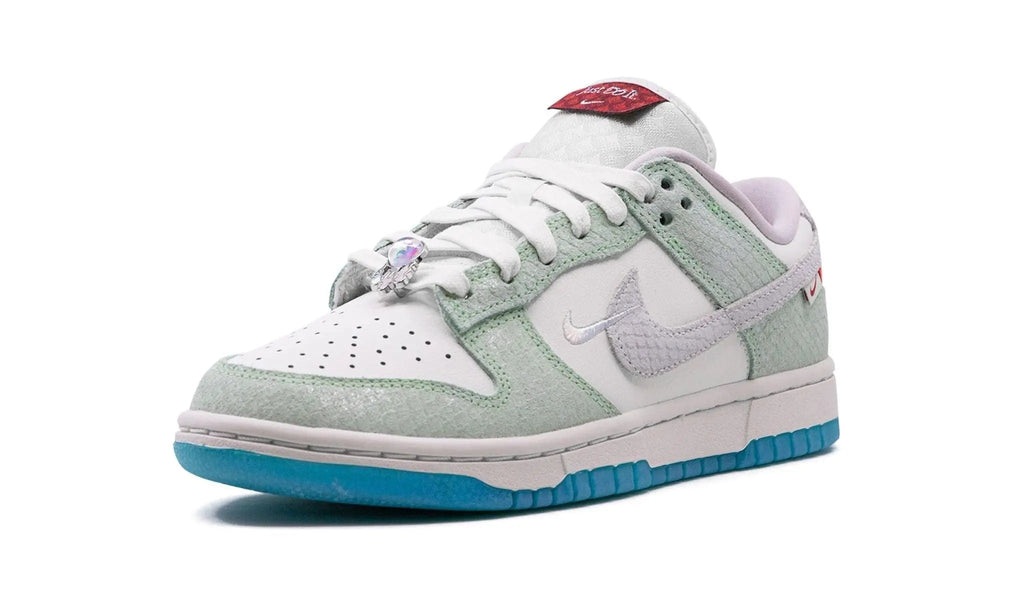 NIKE
DUNK LOW LX
"Year of the Dragon 2024"