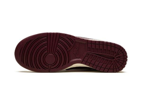 NIKE DUNK LOW PRM
"Valentine's Day 2023"