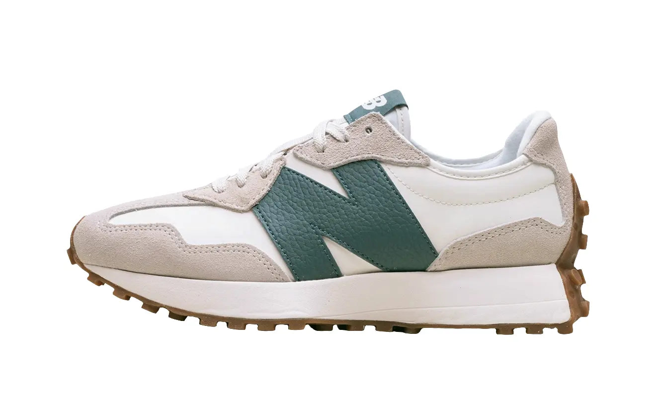 New Balance
327
"Moonbeam New Spruce"