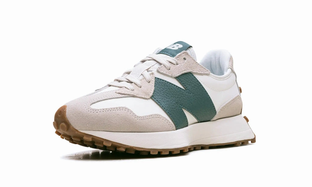 New Balance
327
"Moonbeam New Spruce"