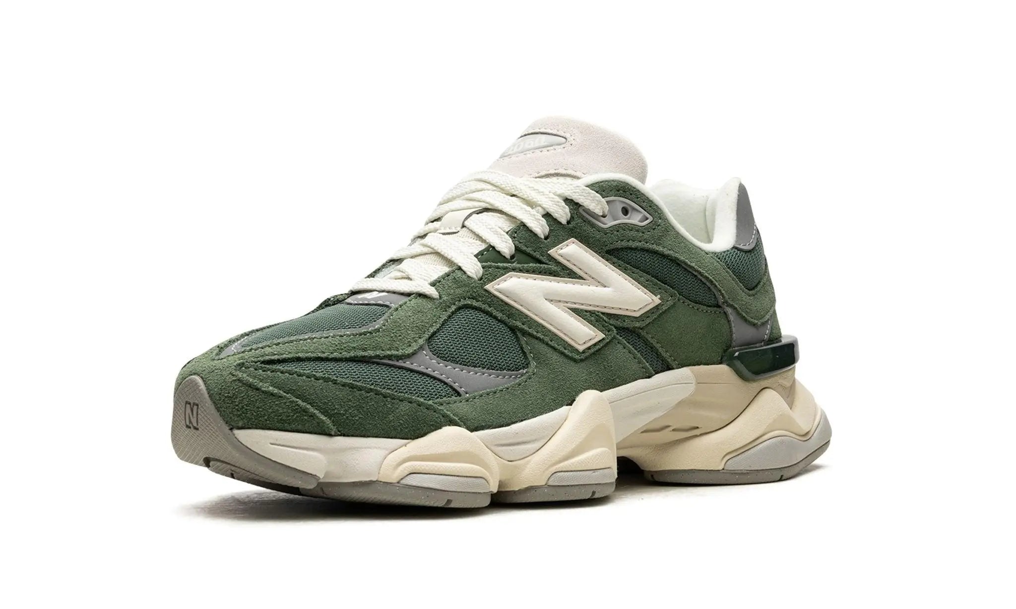 New Balance
9060 "Green Suede"