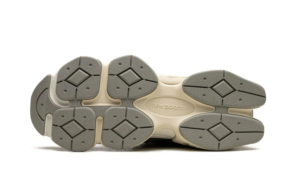 New Balance
9060 "Green Suede"