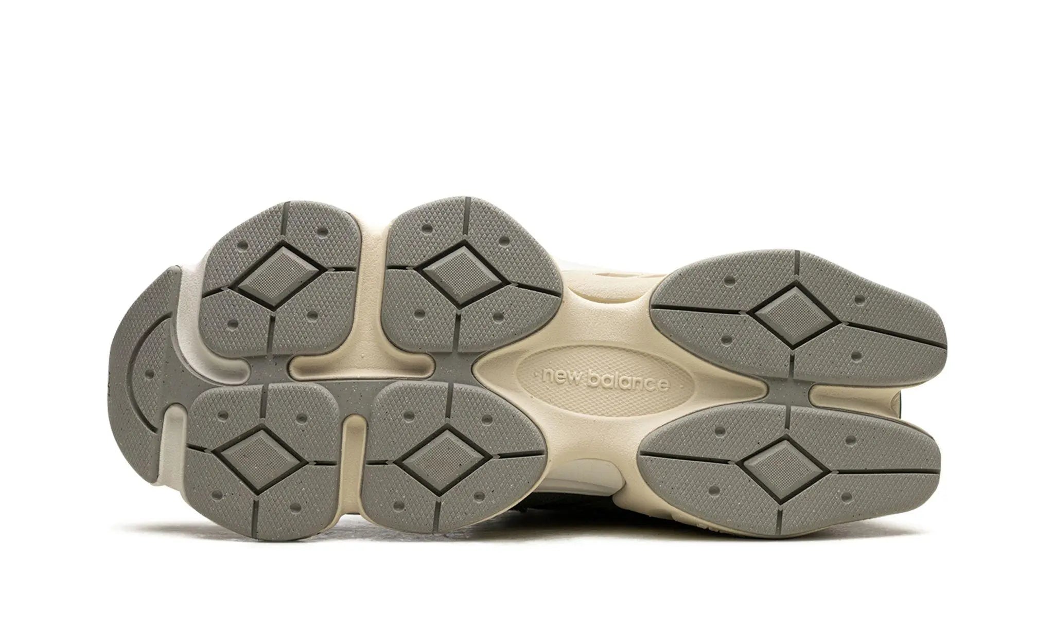 New Balance
9060 "Green Suede"