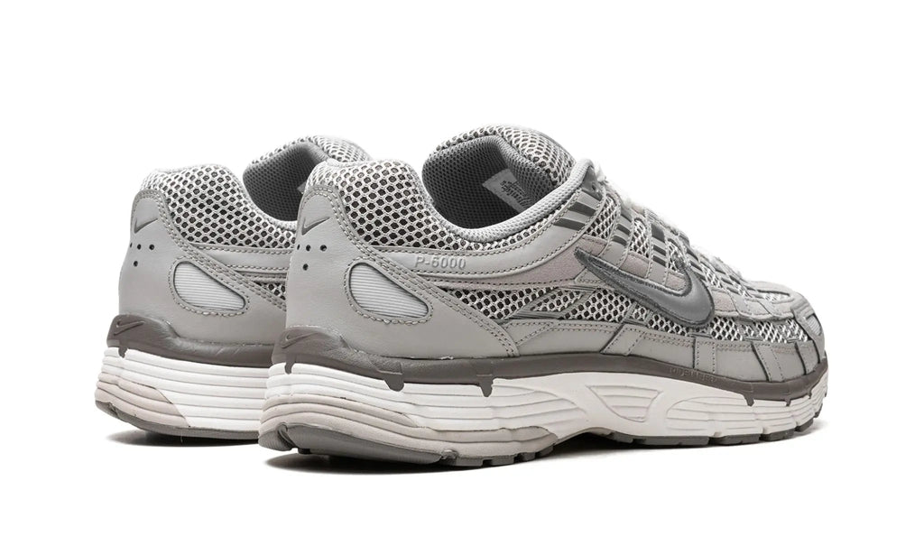 Nike
P-6000
"Light Iron Ore"