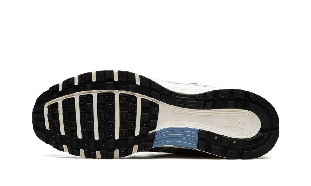 Nike P-6000
"METALLIC SILVER AEGEAN STORM"