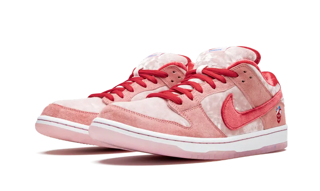 SB DUNK LOW PRO
"STRANGELOVE"
